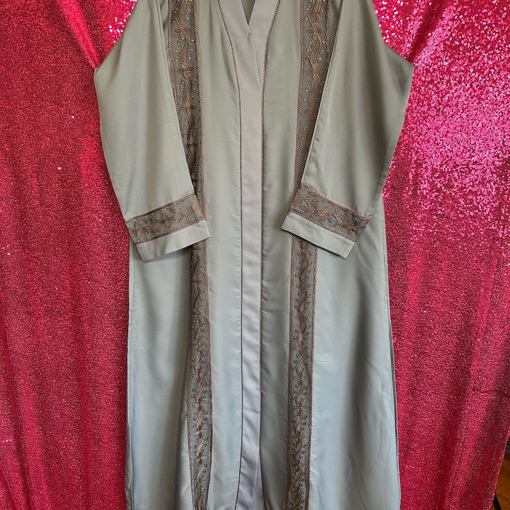 Abaya - image 1
